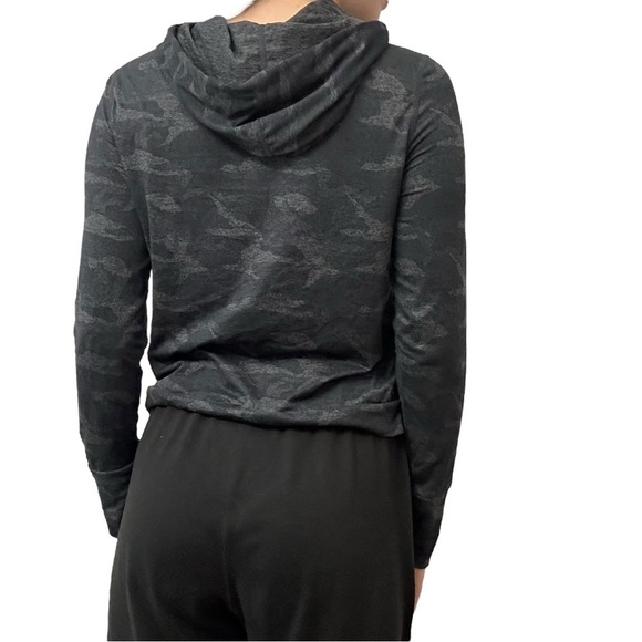 Vuori Halo Essential Hoodie Sweatshirt Gray Black Camouflage Size Extra Small - Picture 2 of 6